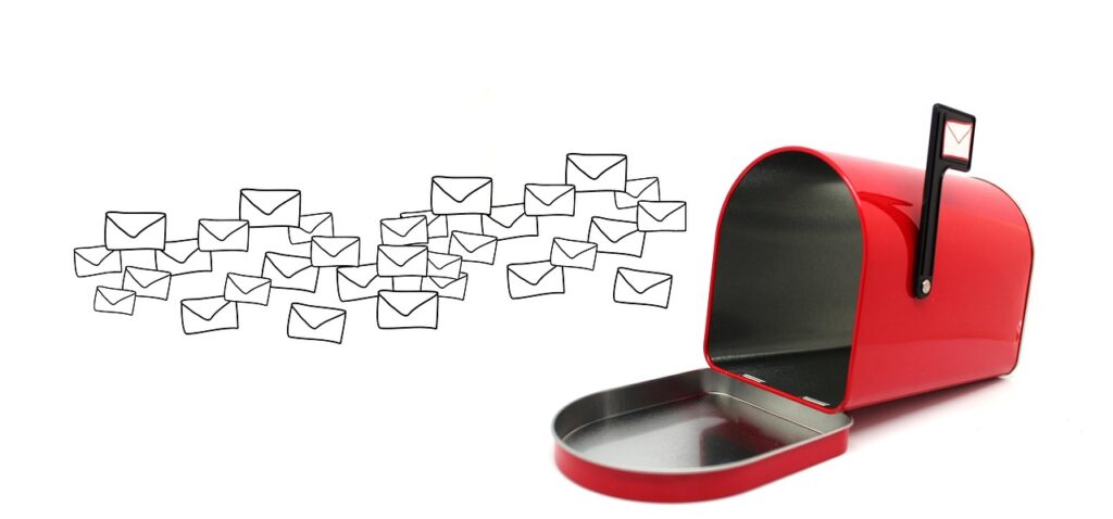 Persoon stelt een e-mailnieuwsbrief in op een laptop met opt-in instellingen op het scherm